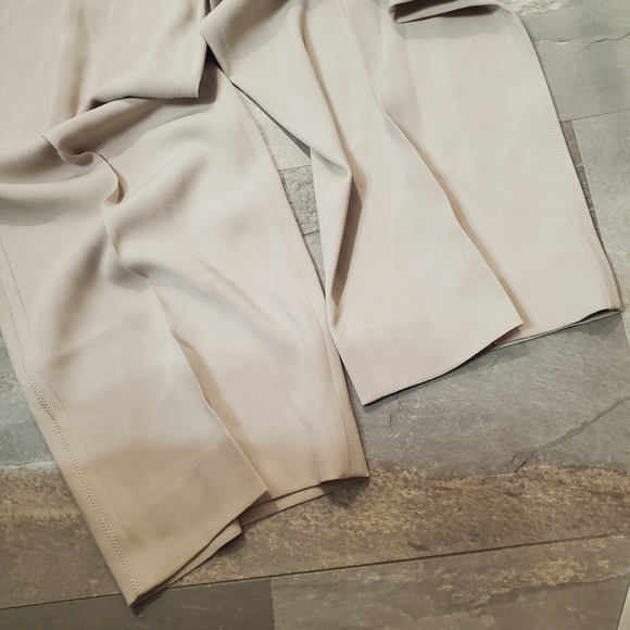 Vince Wide Leg Pull-on High Rise Pants. Creamy Light Tan. Size S. 30" Inseam. - Picture 9 of 14